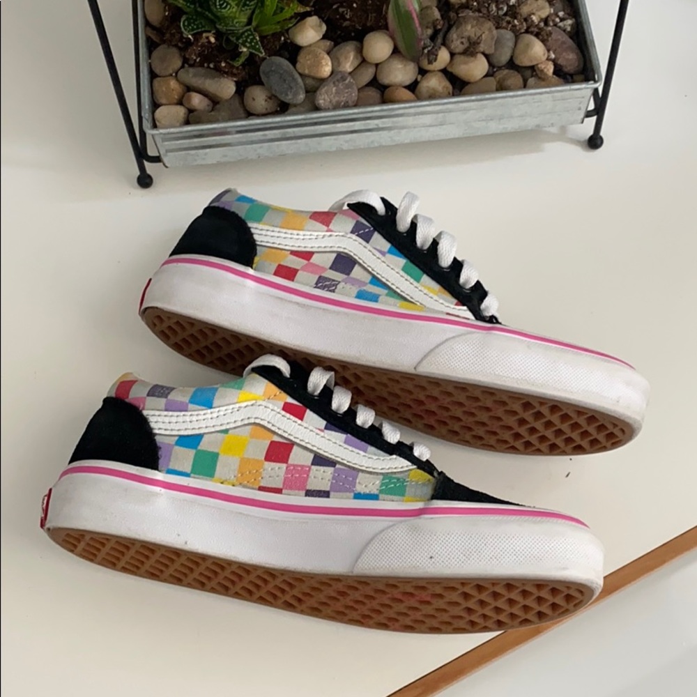 Vans - Picture 2 of 8